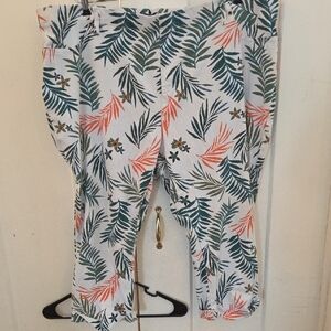 Terra & Sky Leaf Pattern Pants - Green and Black